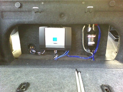 Amp and capacitor mounted on the sub box/><p class=